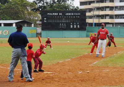 Conmemoran aniversario 137 del primer juego de beisbol en Cuba