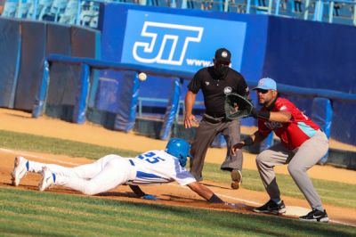 Ya se conocen dos series de play off en beisbol cubano.