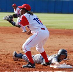 Cuba cae ante Canad en mundial femenino de bisbol