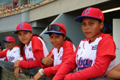 Cuba avanza a semifinales del Panamericano de Bisbol Femenino tras vencer a Nicaragua.