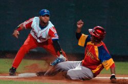 Cuba noquea a Venezuela 14-2 en Mundial de Bisbol