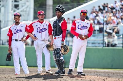 Cuba pierde ante Japn en la Copa Mundial Sub-18 de Bisbol en Okinawa.