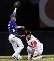 Cuba repite triunfo ante Nicaragua en tope beisbolero