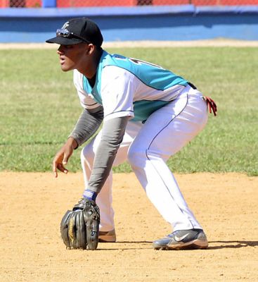 El cubano Andy Ibez llega a un acuerdo con los Rangers de Texas