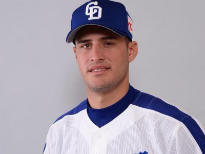 Cubano Ariel Martnez suma doble y anotada ante Hiroshima.