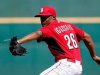 Cubano Raisel Iglesias ser abridor con los Rojos de Cincinnati