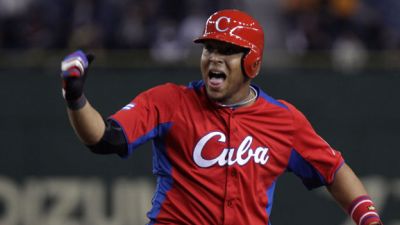 Cubano Yasmany Toms impresiona a cazatalentos en Dominicana