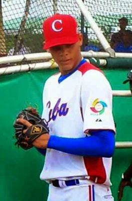 El cubano Yoan Lpez declarado agente libre.