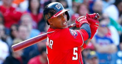 Cubano Yunel Escobar se muda con los Angelinos