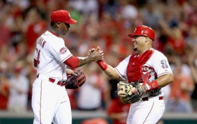 Cubanos en Las Mayores, Chapman consigue octavo salvamento