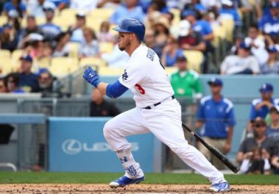 Cubanos en Las Mayores, Grandal decide en blanqueada de los Dodgers