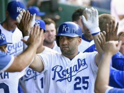 Cubanos en Las Mayores, Kendrys llega a 100 remolcadas