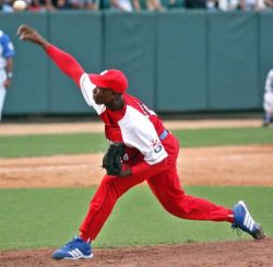 Danny Betancourt, 100 victorias