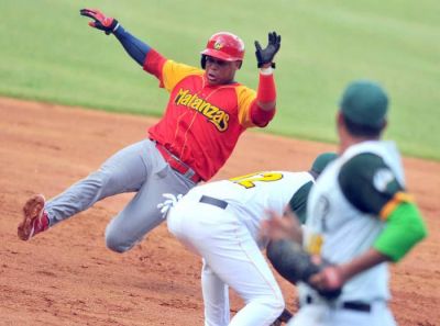 Estadio Capitn San Luis. Ver el juego desde la lomita