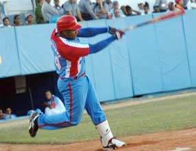 Despaigne iguala rcord absoluto de jonrones