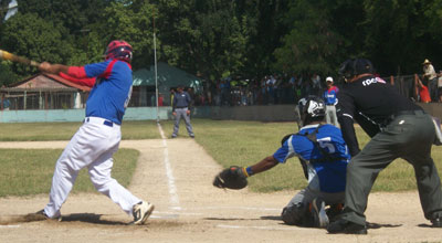 Dura prueba para titulares nacionales en Liga Azucarera de Bisbol.