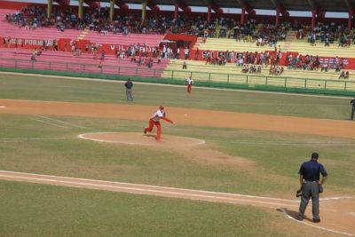 Embellecen estadio sede de Juego de Estrellas del bisbol cubano.