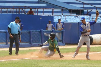 Emocionante cierre en la Serie Nacional Sub-23 de Bisbol: an sin clasificados para la postemporada.