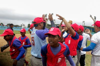 Equipo de Bayamo gana ttulo cubano de las Pequeas Ligas de bisbol.