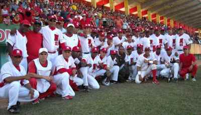 Equipo de bisbol de Matanzas vence a su similar de liga Cal Ripken