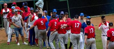 Equipo de bisbol de la Universidad de Tampa en Cuba