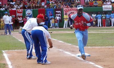 Equipo de Chambas manda en bisbol provincial de Ciego de Avila