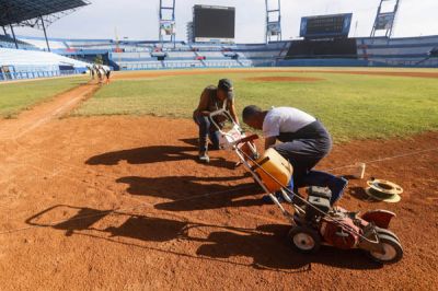 Estadio Latinoamericano listo para la IV Liga �lite del B�isbol Cubano 2026.