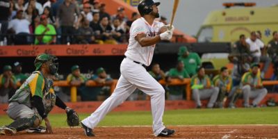 Bisbol Dominicana. Estrellas colocan la serie ante Gigantes 2-0 a su favor.