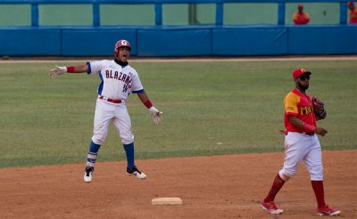 Final de la 60 Serie Nacional de Bisbol en Cuba a su tercer episodio.