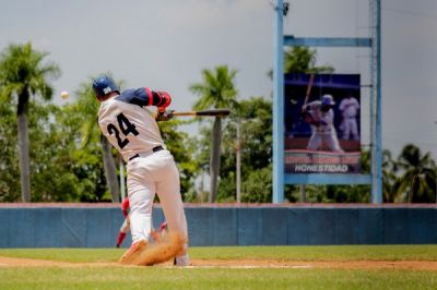 Final de la 59 Serie Nacional de Bisbol a la luz del da.