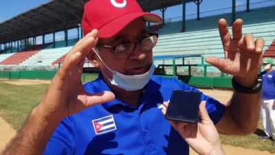 Frnger Reynaldo: Los equipos Cuba pierden hoy con cualquiera.