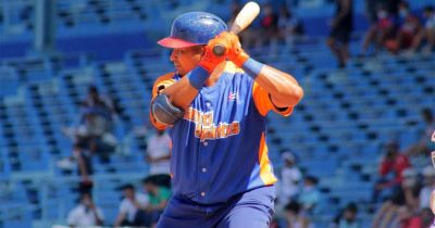 Frederich Cepeda deviene nuevo rey del doble en el bisbol cubano.