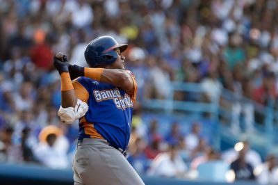 Frederich Cepeda hace historia y se convierte en lder de impulsadas en Series Nacionales.