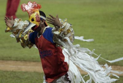 SNB 59: Los Gallos siguen cantando por las tardes.