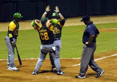Ganan Matanzas y Pinar en serie cubana de béisbol