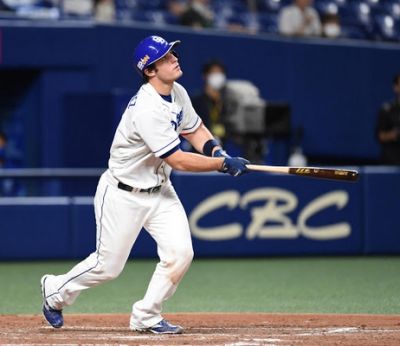 Gracial y Martnez actan en pretemporada del beisbol japons.