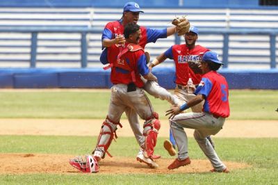 Granma se corona campen del Bisbol Sub-23 tras blanqueada 5-0 a La Habana.
