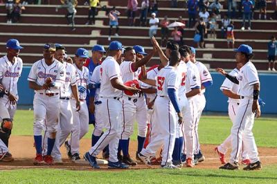 Granma detiene racha de Toros en la 63 Serie Nacional de Bisbol.