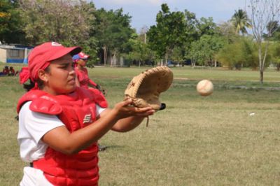 Granma y Santiago a final juvenil de bisbol femenino.