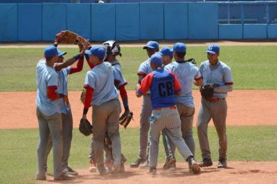 Granma y Villa Clara, nicos invictos de la final juvenil.