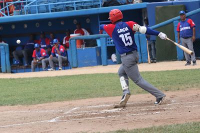 Guillermo Garca y Frank Abel partieron hacia beisbol japons.