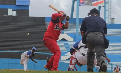 Hablemos de pelota: estructura emergente, refuerzos y cronologa.