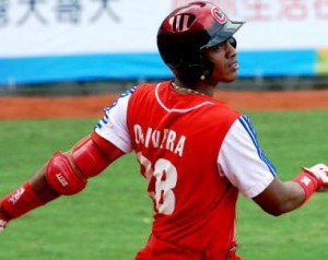 Hctor Olivera dio par de jonrones en juego de exhibicin en Dominicana