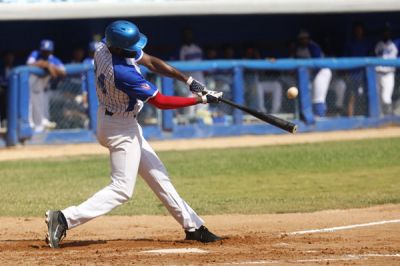 Industriales deja al campo a Las Tunas y fortalece su liderazgo en la Liga �lite del B�isbol Cubano.