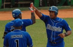 Industriales retoma senda del triunfo en bisbol cubano