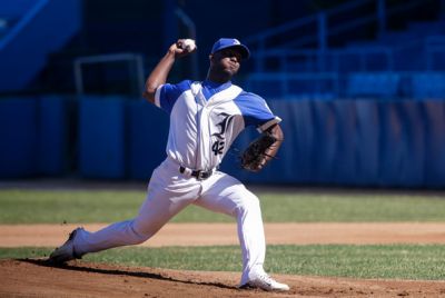 Industriales sigue vivo en play off del bisbol en Cuba.