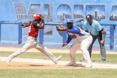 Industriales vence a Mayabeque y se acerca a la final de la Liga �lite del Beisbol Cubano.