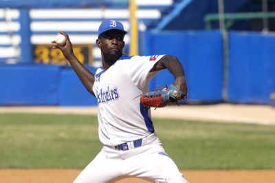 Industriales vence 4x1 a Tigres de Ciego de vila y sigue con vida en la semifinal de la Liga lite.