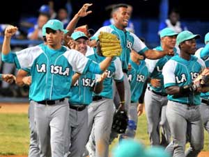 Isla de la Juventud toma ventaja 2-1 en semifinal del bisbol cubano