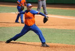 Ismel Jimnez arriba a 100 victorias en bisbol cubano